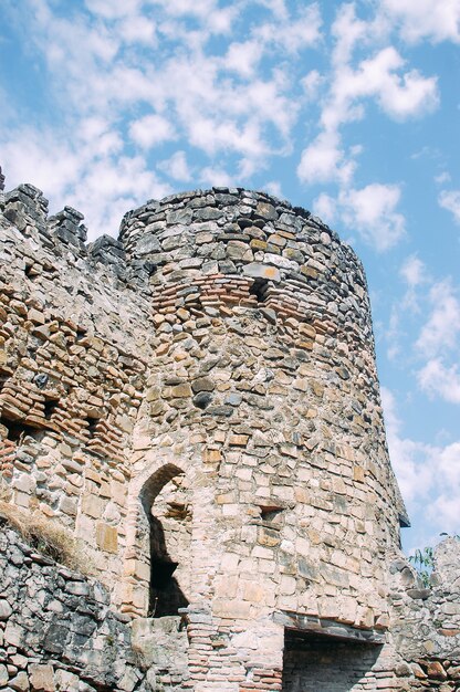 Parte da antiga igreja da Geórgia nas montanhas