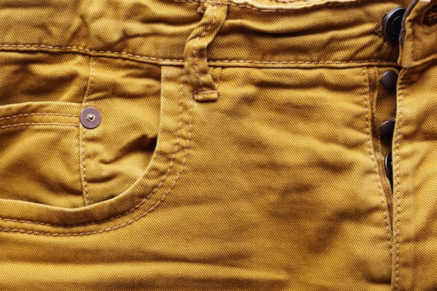 Parte de jeans amarelo