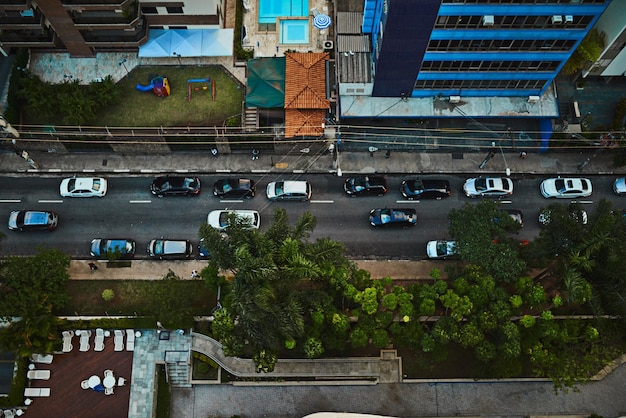 La parte inferior siempre está llena hasta que llegas a la parte superior Toma de una ciudad