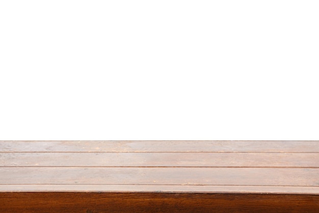 La parte superior de la mesa de madera sobre fondo blanco se puede utilizar para montar o exhibir sus productos