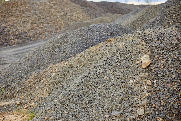 Parte superior de la mina de piedras de basalto negro Industria de la cantera de piedra de basalto