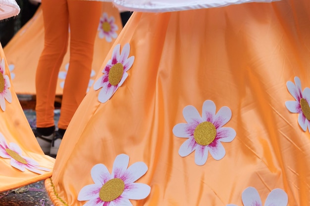 Participantes do festival do desfile de carnaval