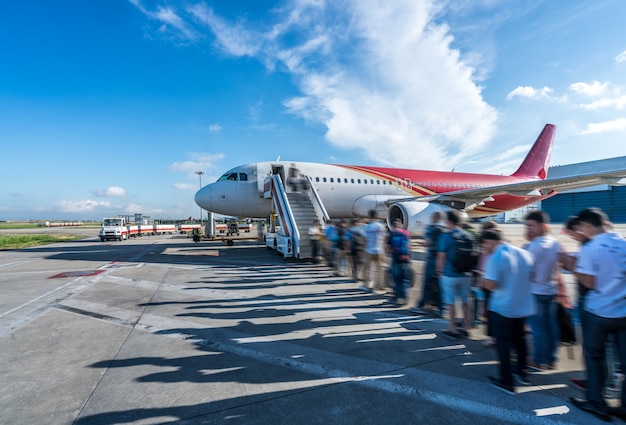 Pasajeros, esperar, línea, abordar, avión