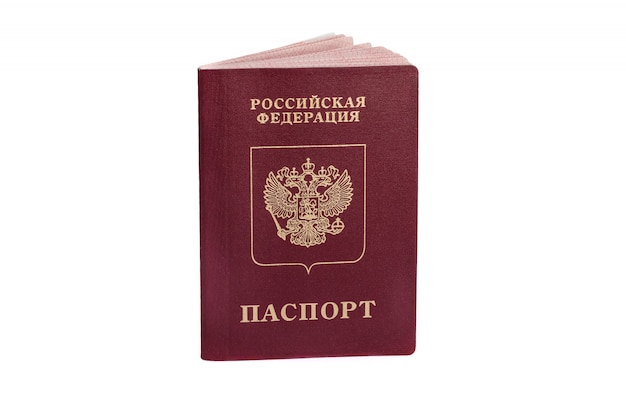 Pasaporte ruso aislado en blanco