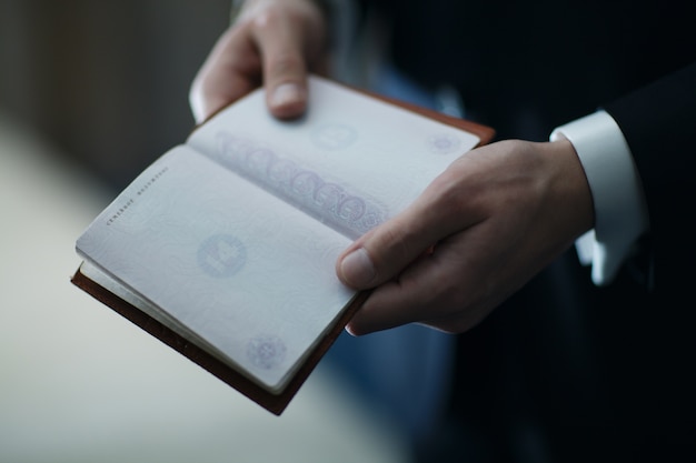 Pasaporte vacío antes de la boda