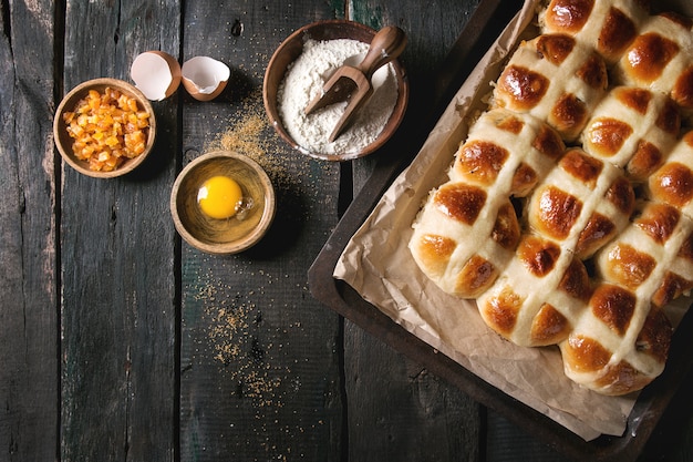 Pascua caliente bollos cruzados