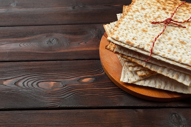Pascua judía tradicional pan de matzá