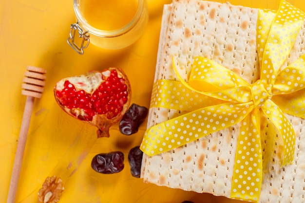 Pascua judía tradicional pan de matzá