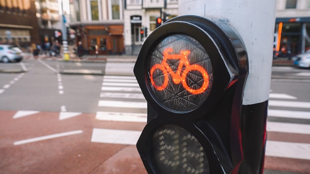 paseo en bicicleta y firmar