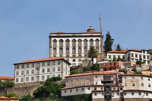 El paseo marítimo del río Duero en Oporto, Portugal