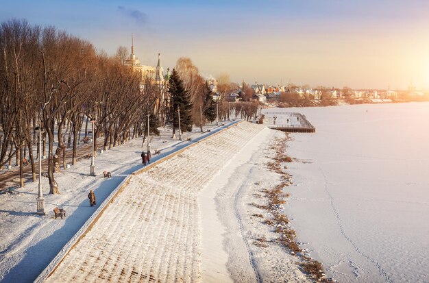 Por el paseo marítimo de Tver