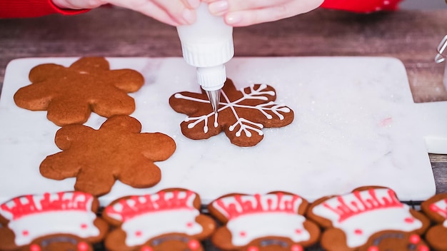 Paso a paso. Decorar galletas de jengibre con glaseado real.