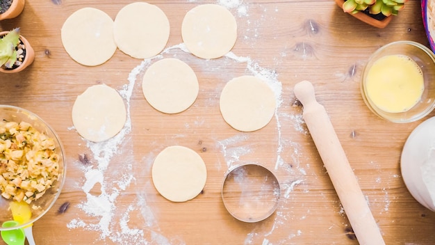 Paso a paso. Elaboración de empanadas caseras con diferentes rellenos.