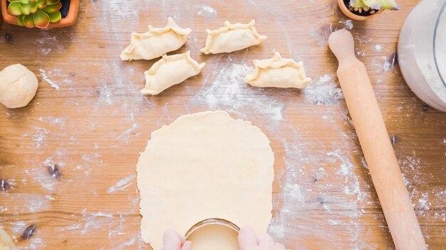 Paso a paso. Hacer empanadas caseras con relleno dulce.