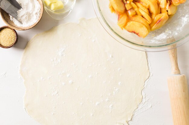 Paso a paso. Hacer galette de melocotón con melocotones frescos de la zona.