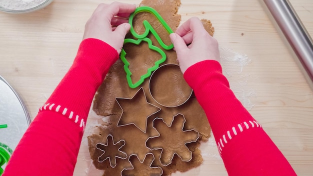 Foto paso a paso. hornear galletas de jengibre para navidad.