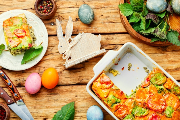 Pasqualina Pastel de Pascua italiano con espinacas y huevo.