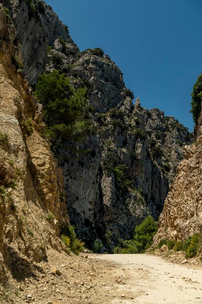 Pass del Comptador, kleine Schotterstraße, die von Radfahrern an der Costa Blanca, Alicante, Spanien, genutzt wird