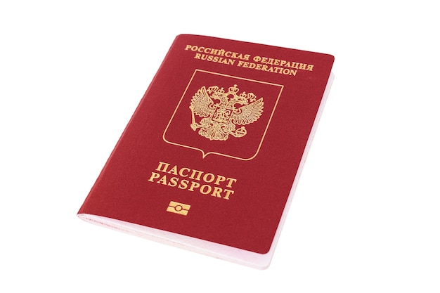 Passaporte estrangeiro russo isolado no fundo branco