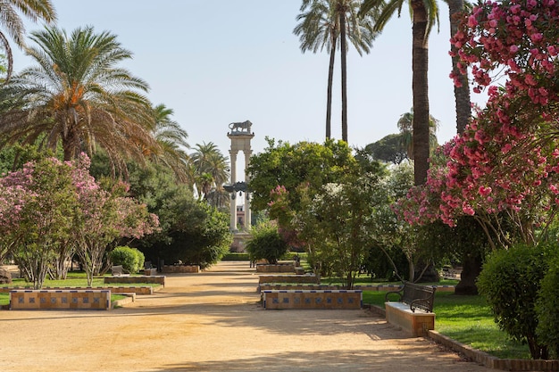 Passeando pelos jardins Murillo na cidade de Sevilha Espanha