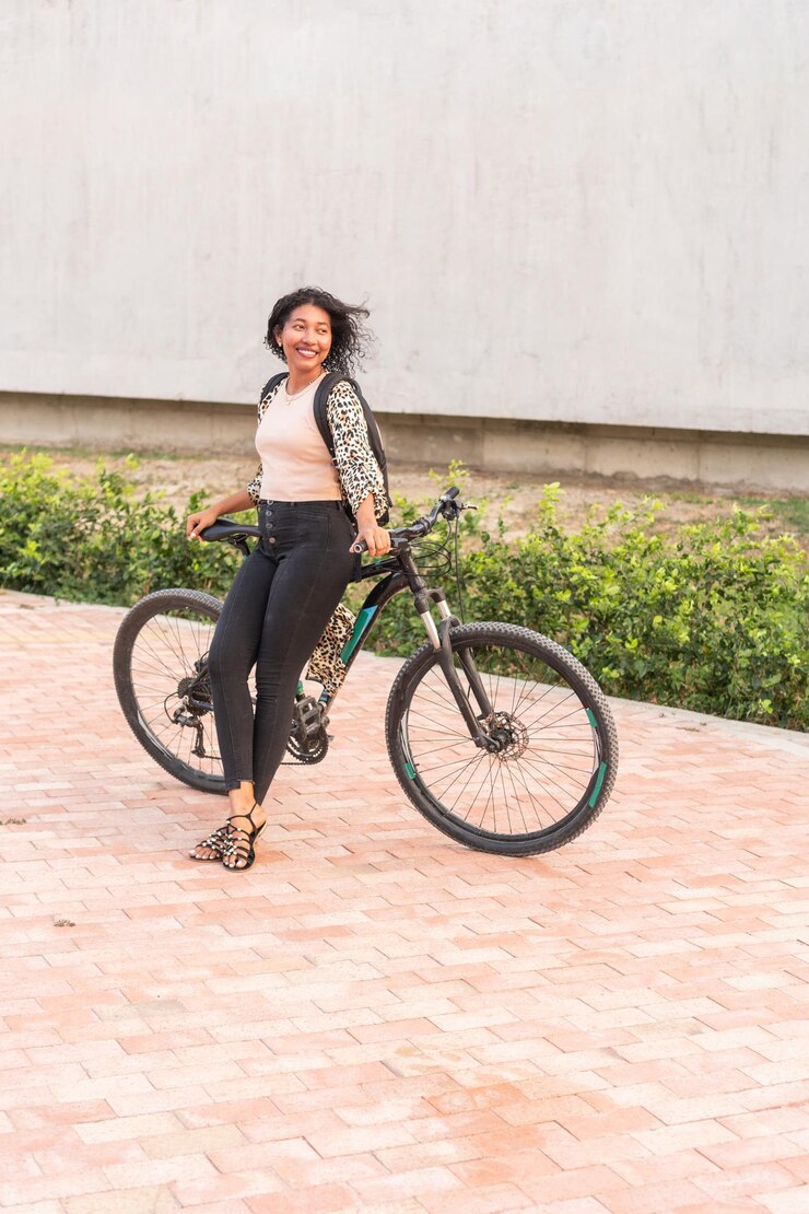 Foto passeio de bicicleta descontraído