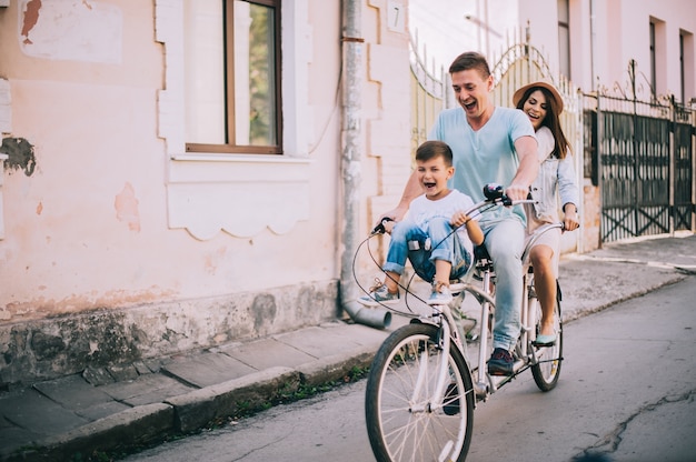 passeios de bicicleta em família Duplo