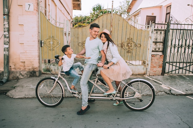 passeios de bicicleta em família Duplo