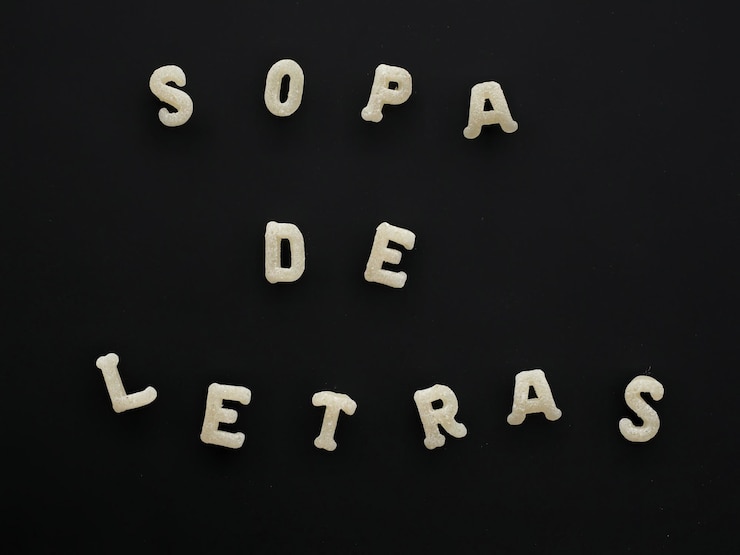 Foto pasta del abecedario con el mensaje sopa de letras