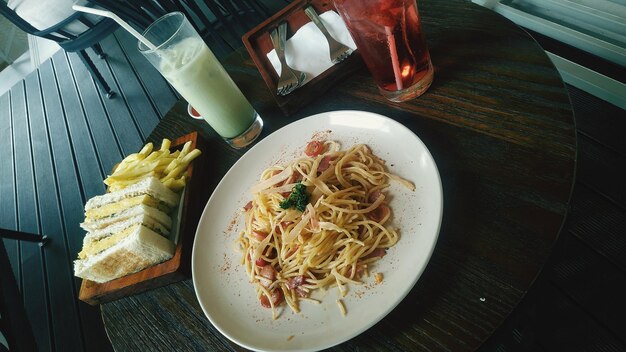 Pasta Aglio Olio e sando de ovo japonês