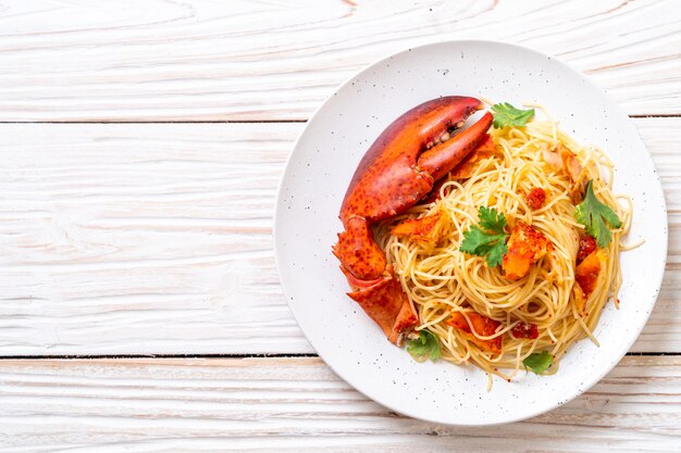 Pasta all&#39;astice o Espaguetis De Langosta