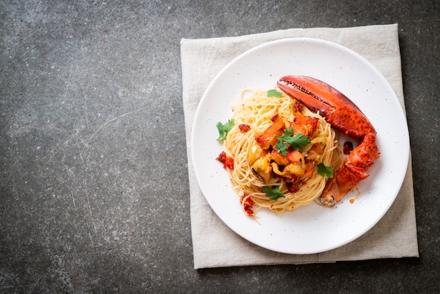 Pasta all&#39;astice o Espaguetis De Langosta