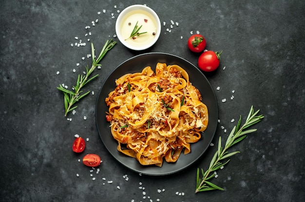 Pasta boloñesa con especias