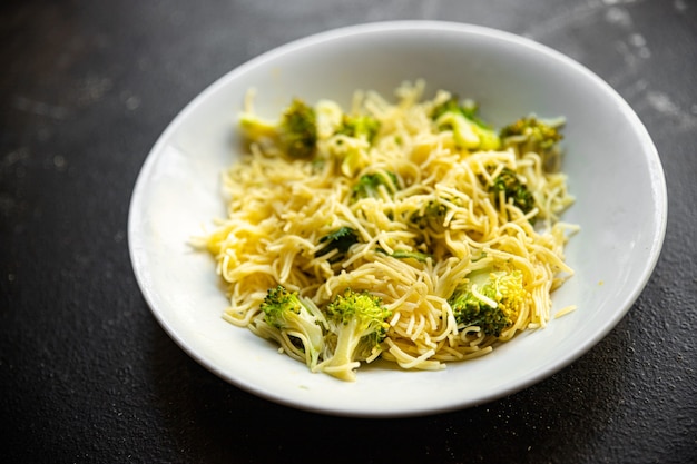 pasta, brócoli, finos, veggie, fideos, segundo, plato, sin carne, comida fresca, merienda sobre la mesa