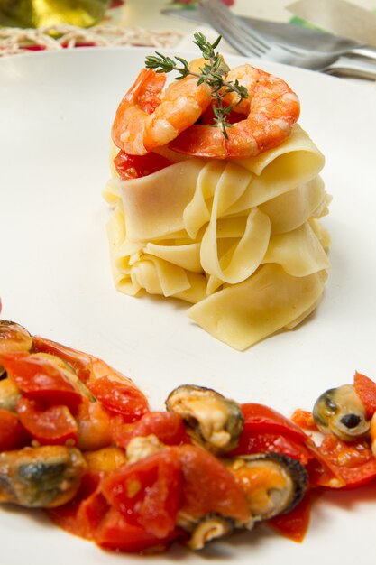 Pasta Con Camarones Y Mejillones