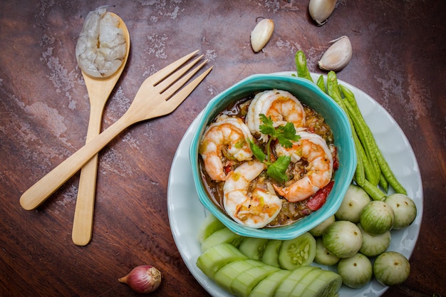 Pasta de chile con camarones frescos