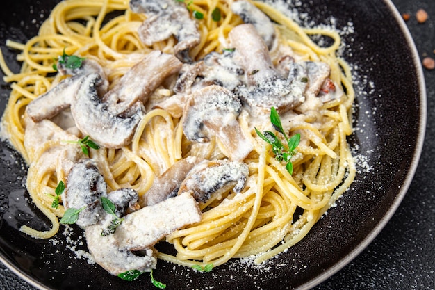 pasta cogumelo espaguete champignon comida vegetal refeição lanche na mesa comida vegetariana vegana