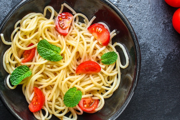 pasta de espagueti con tomate