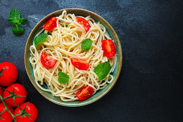 pasta de espagueti con tomates