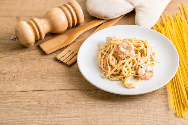 pasta fettuccini con camarones