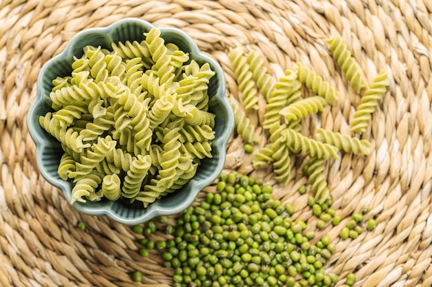 Pasta fusilli de frijol mungo