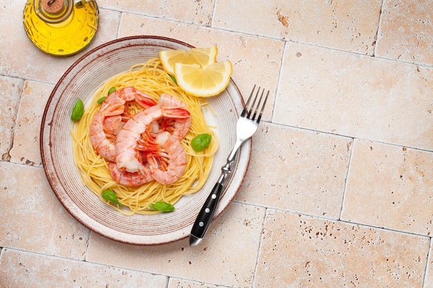 Pasta con gambas