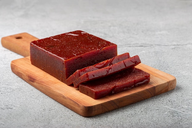 Pasta de guayaba, dulce típico elaborado con guayaba también conocido como Goiabada.