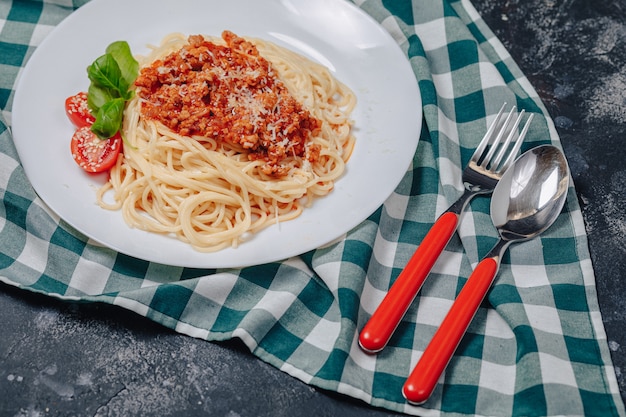 Pasta italiana con carne