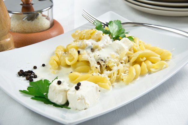 pasta italiana con crema de queso azul