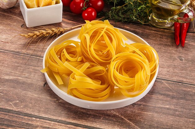 Pasta italiana seca e crua pappardelle