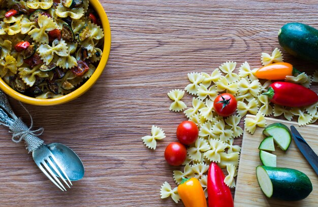 Pasta italiana con verduras