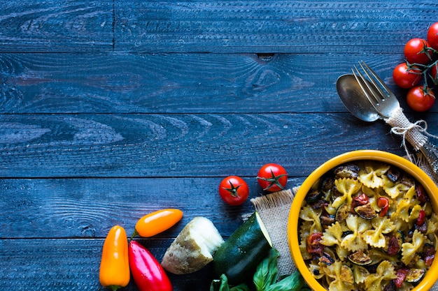 Pasta italiana con verduras