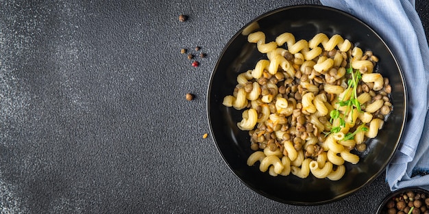 Pasta, lentejas, cavatappi, frijoles, leguminosas, sin carne, comida saludable, snack, espacio de copia, comida, plano de fondo, rústico