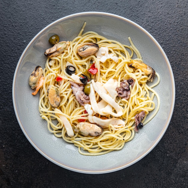 pasta marisco espagueti comida saludable comida merienda en la mesa espacio de copia fondo de comida rústico