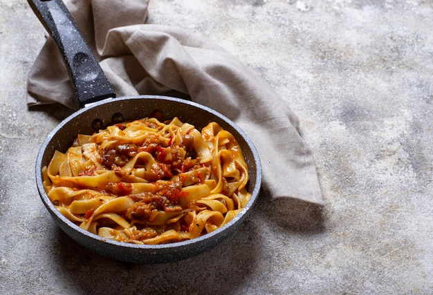 Pasta mit Auberginen und Tomaten